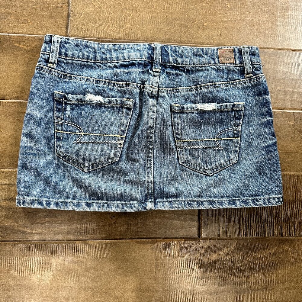 Excellent Condition Jean Distressed Denim Skirt American Eagle Sz 6